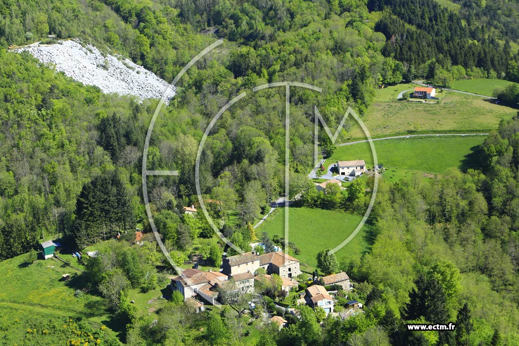 Photo arienne de Saint-Salvy-de-la-Balme (La Garrigue)