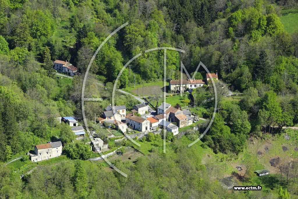 Photo arienne de Saint-Salvy-de-la-Balme (La Provinquire)