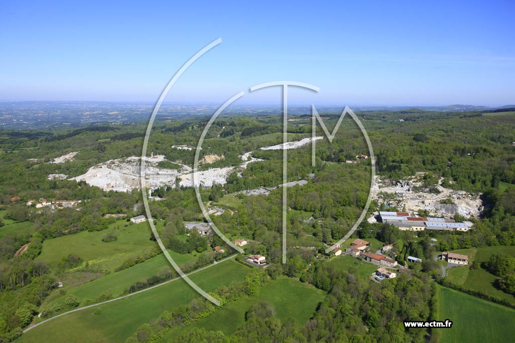 Photo arienne de Saint-Salvy-de-la-Balme (Le Rouquis)