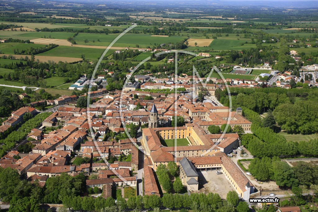 Photo arienne de Sorze (Abbaye-Ecole Royale)