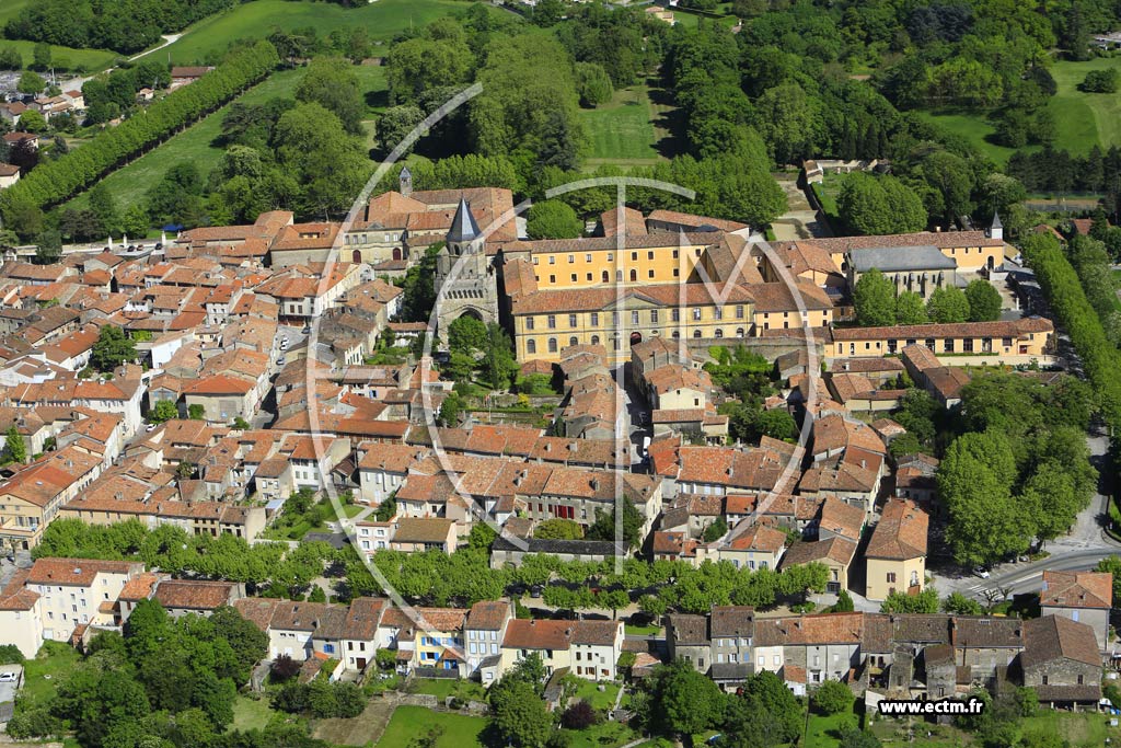 Photo arienne de Sorze (Abbaye-Ecole Royale)