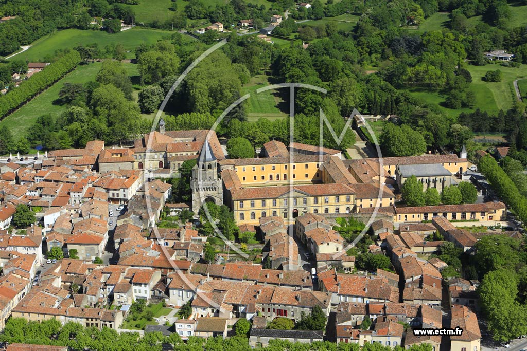 Photo arienne de Sorze (Abbaye-Ecole Royale)