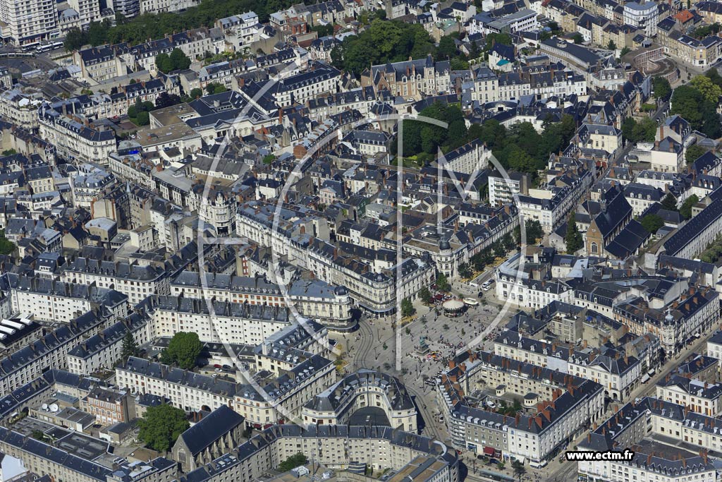 Photo arienne de Orlans (Place du Martroi)