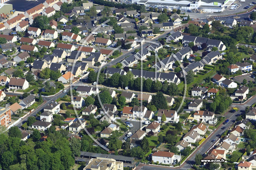 Photo arienne de Saint-Jean-de-la-Ruelle (la Petite Espre)
