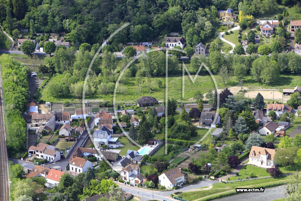 Photo arienne de Briare (le Chemin de la Place)