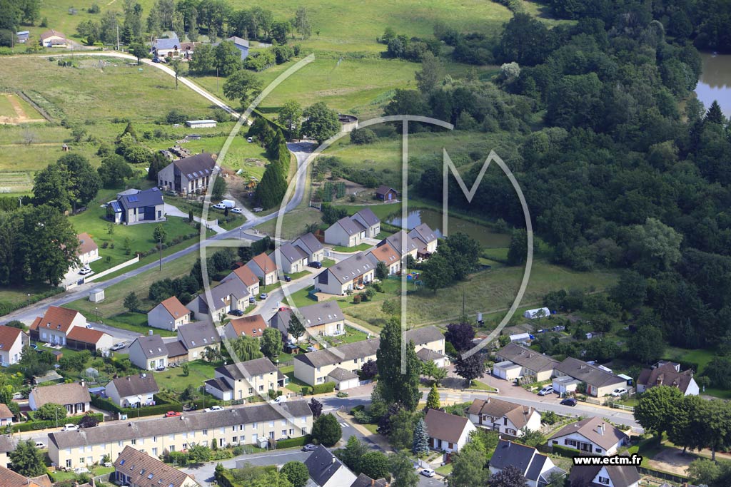 Photo arienne de Coullons (la Croix Bertrand)