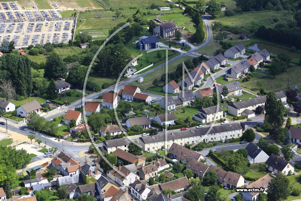 Photo arienne de Coullons (la Croix Bertrand)