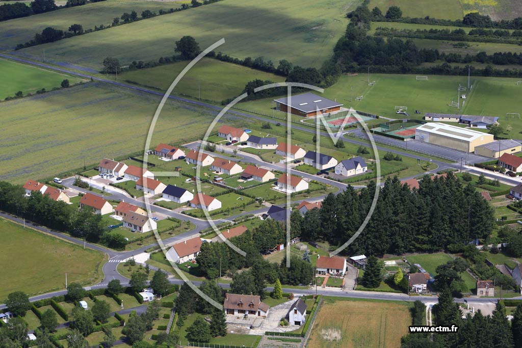 Photo arienne de Coullons (la Croix Bertrand)