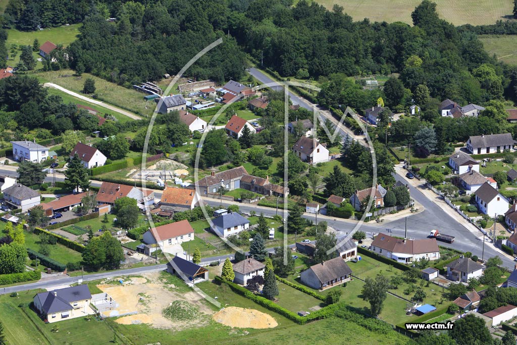 Photo arienne de Coullons (la Croix Bertrand)