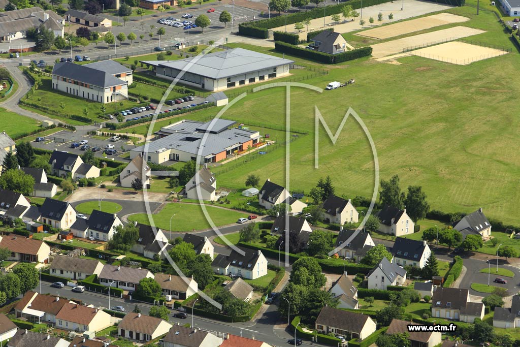 Photo arienne de Gien (les Montoires)