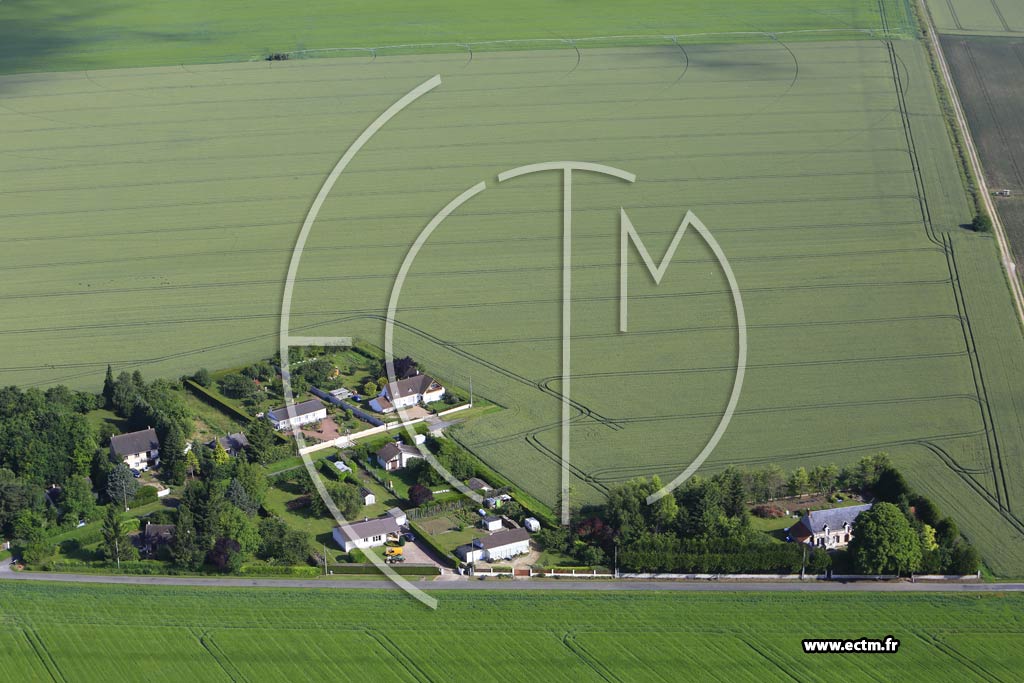 Photo arienne de Ouzouer-des-Champs (le Lieu des Champs)