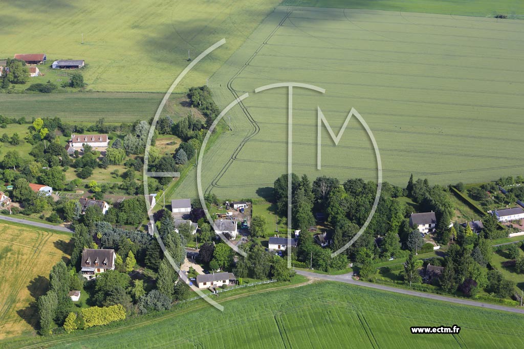 Photo arienne de Ouzouer-des-Champs (le Lieu des Champs)