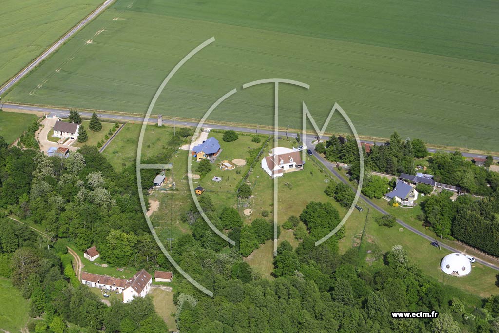 Photo arienne de Saint-Brisson-sur-Loire (le Moulin Roland)