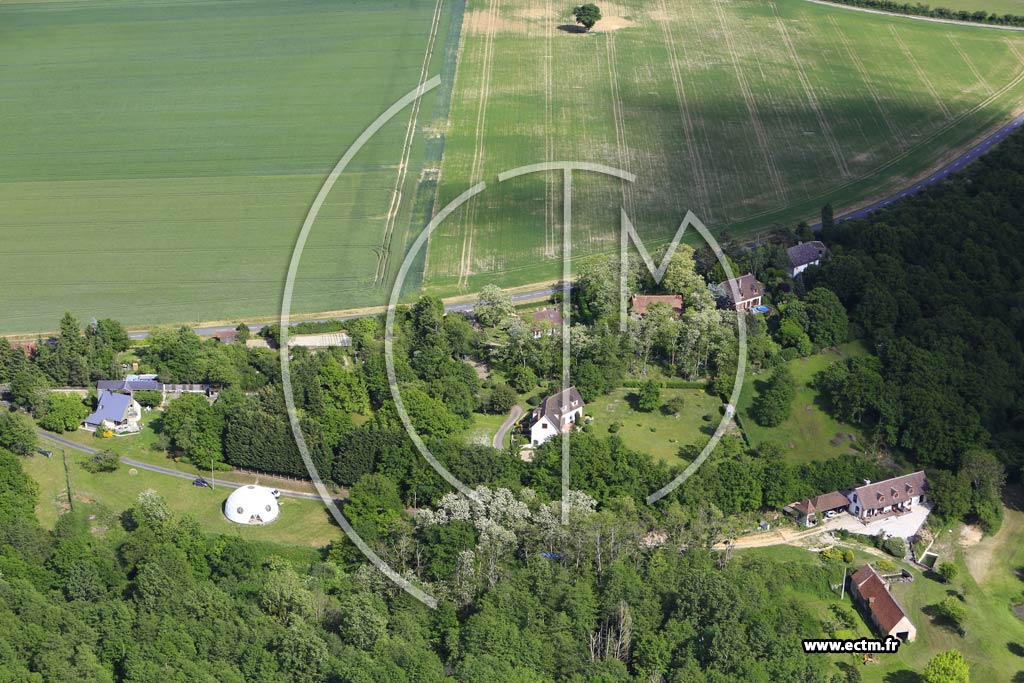 Photo arienne de Saint-Brisson-sur-Loire (le Moulin Roland)