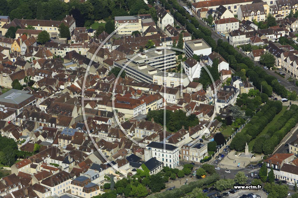Photo arienne de Auxerre (Palais de Justice - Saint-Eusebe)