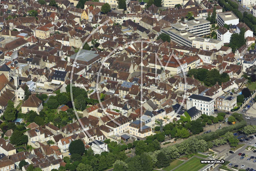 Photo arienne de Auxerre (Palais de Justice - Saint-Eusebe)
