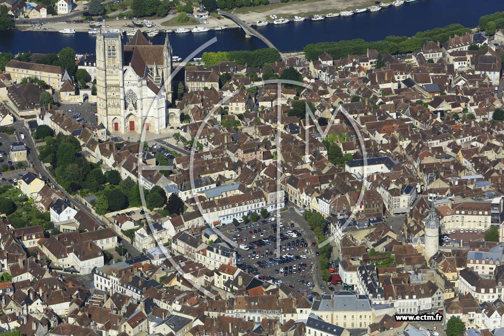 Photo arienne de Auxerre (Palais de Justice - Saint-Eusebe)