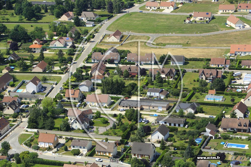 Photo arienne de Champs-sur-Yonne (Toussac)