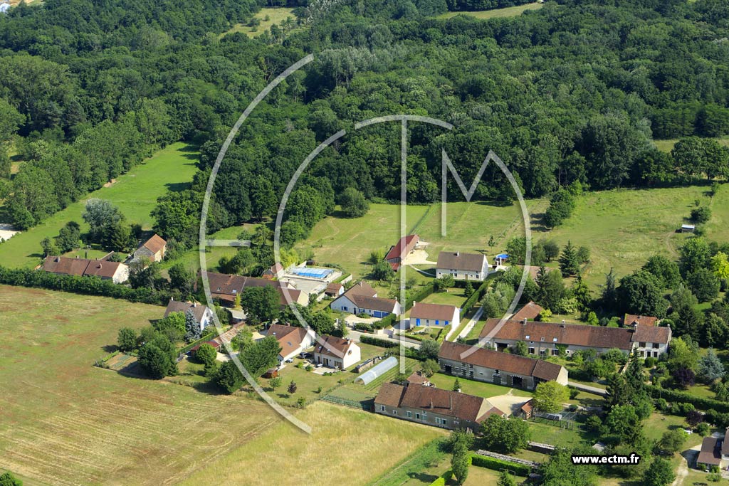 Photo arienne de Charbuy (le Bois de Charbuy)