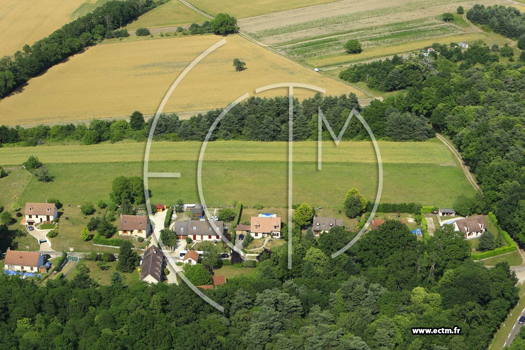 Photo arienne de Charbuy (Vieux Champs)