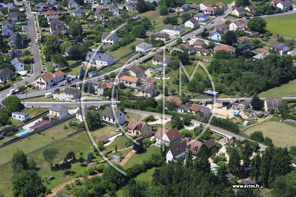 Photo arienne de Charmoy (les Grands Noyers)