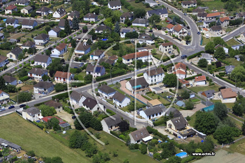Photo arienne de Charmoy (les Grands Noyers)