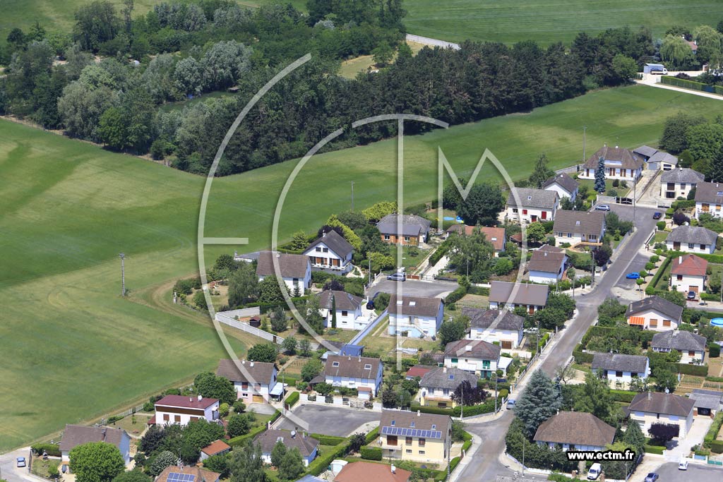 Photo arienne de Charmoy (les Grands Noyers)