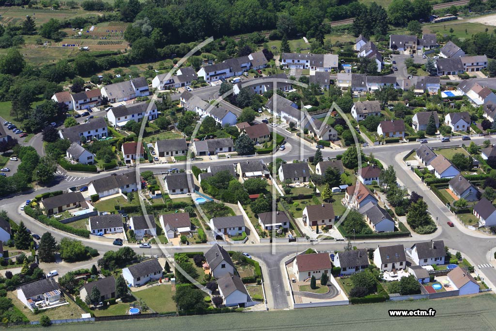 Photo arienne de Cheny (Quartier de la Source du Vivier)
