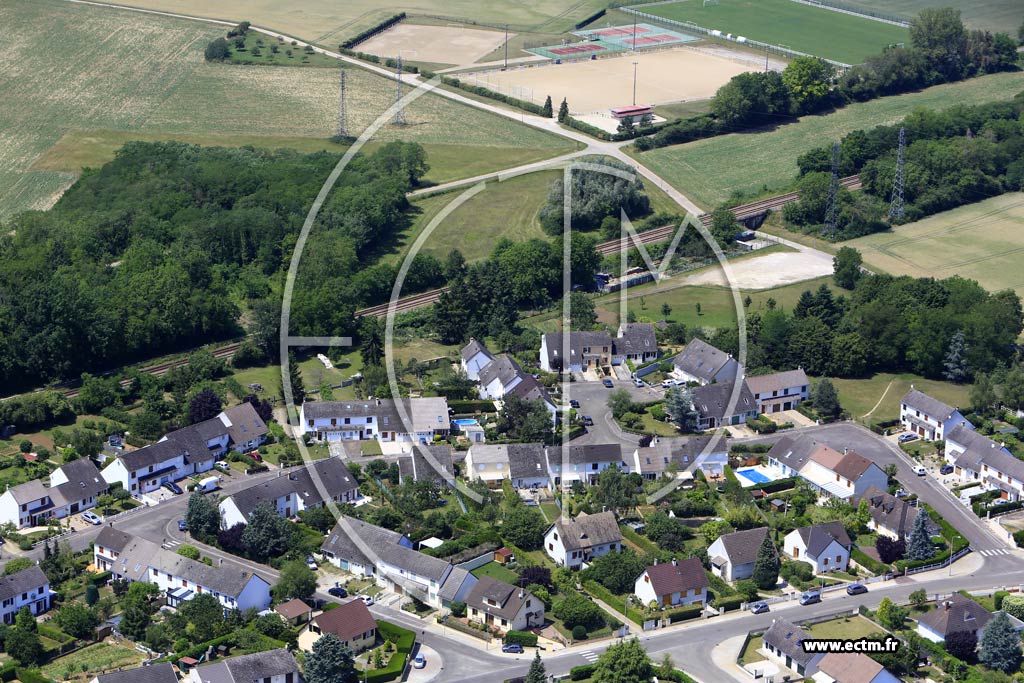 Photo arienne de Cheny (Quartier de la Source du Vivier)