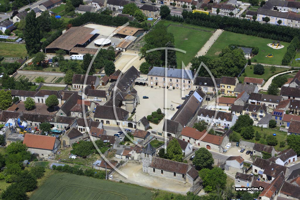 Photo arienne de pineau-les-Voves