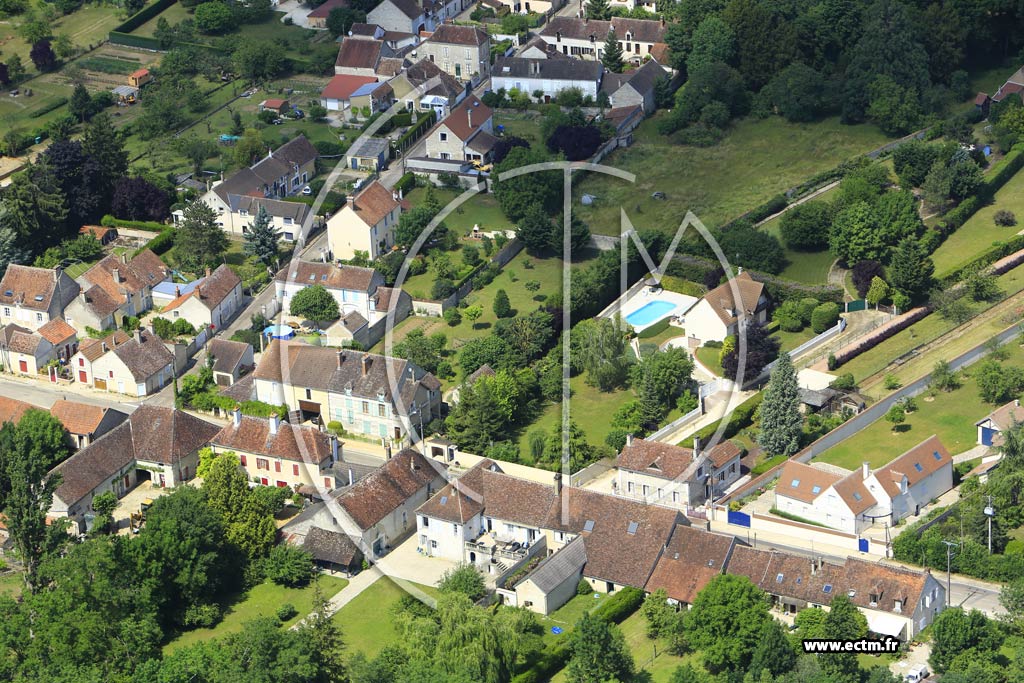 Photo arienne de Escolives-Sainte-Camille (La Cour Barre)
