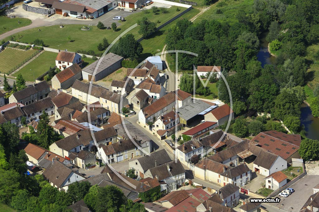 Photo arienne de La Chapelle-Vaupelteigne