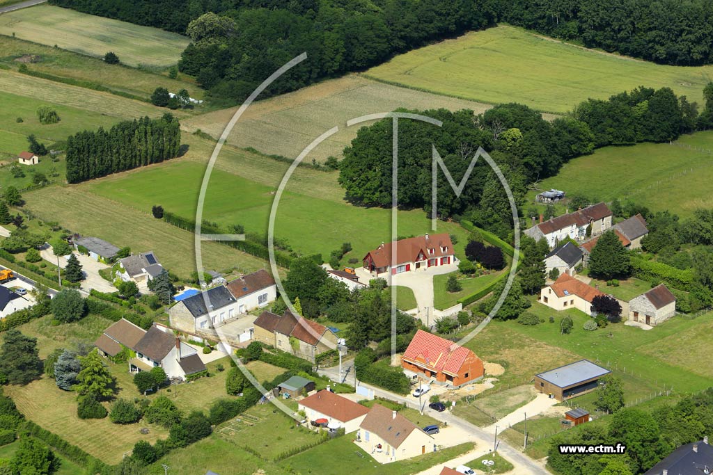 Photo arienne de Lindry (le Brau)