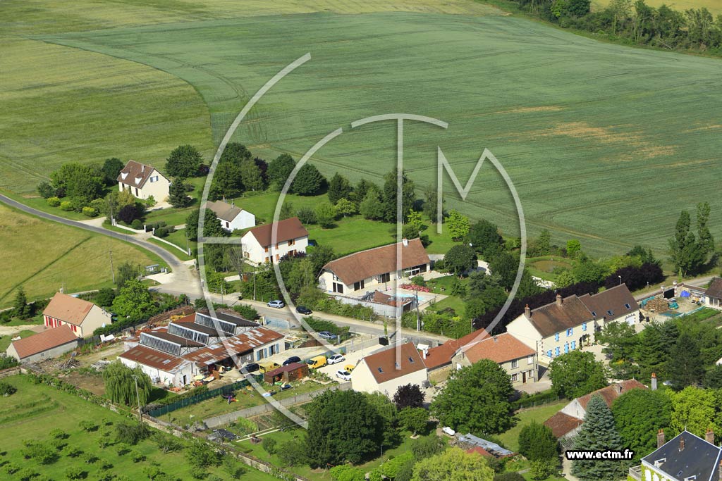 Photo arienne de Montigny-la-Resle (Merry)