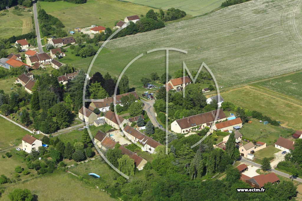 Photo arienne de Poilly-sur-Tholon (Sarrigny)