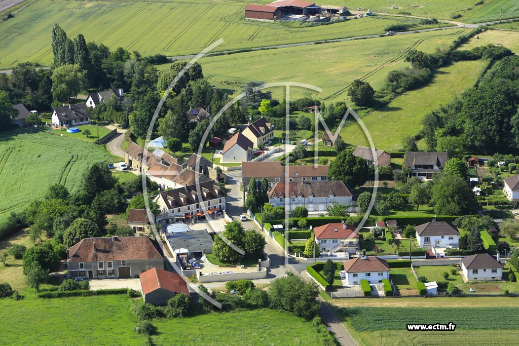 Photo arienne de Venoy (La Chapelle du Haut)