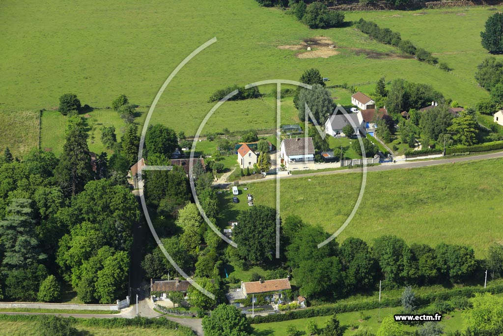 Photo arienne de Villeneuve-Saint-Salves