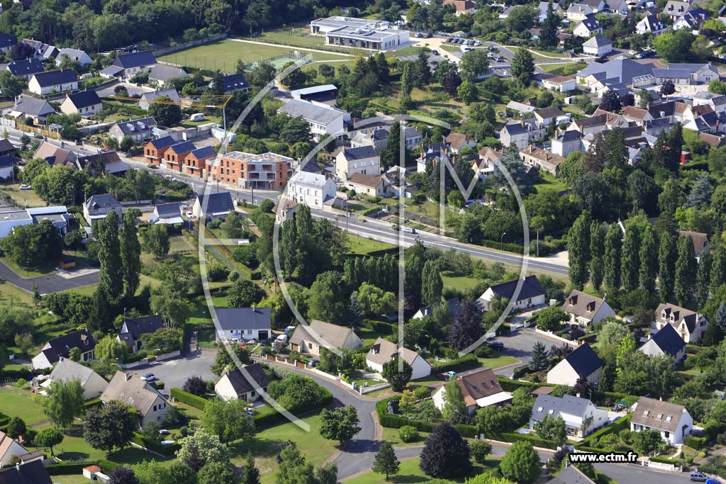 Photo arienne de Azay-sur-Cher (le Bourg Neuf)