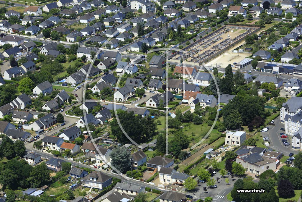 Photo arienne de La Ville-aux-Dames (la Saulas)