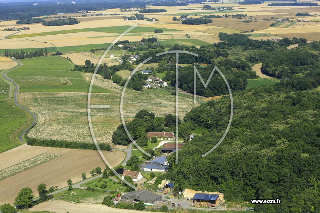 Photo arienne de Neuill-le-Lierre (Boiss)