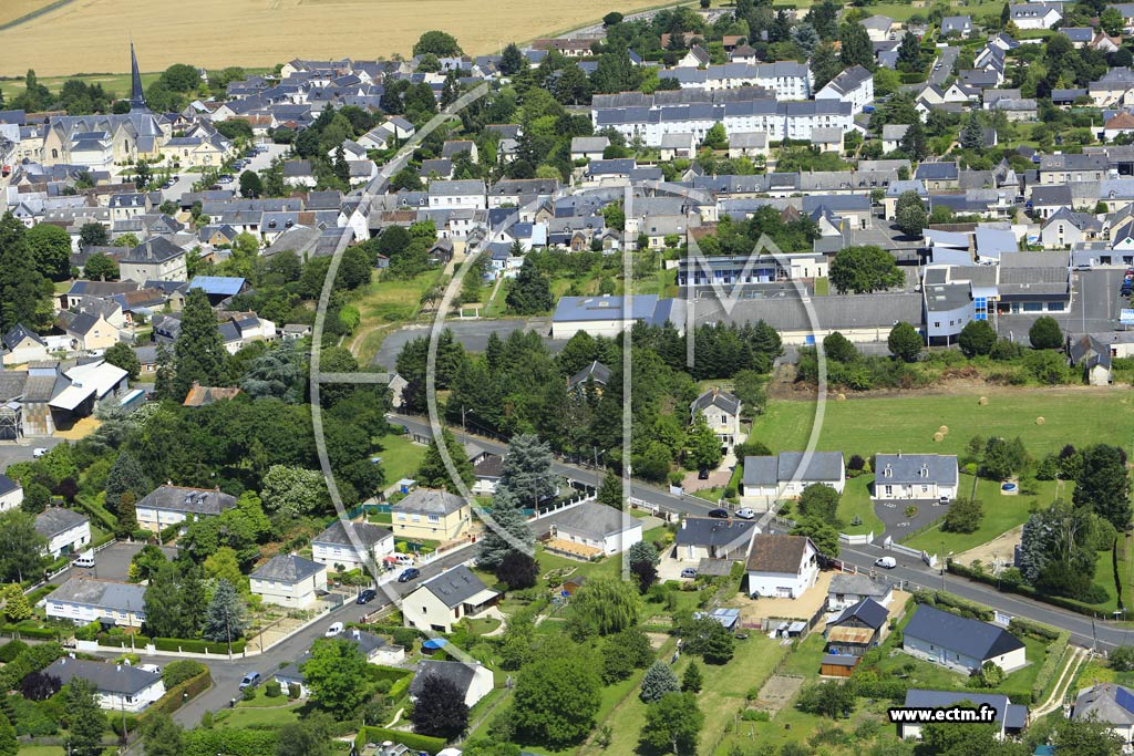 Photo arienne de Neuill-Pont-Pierre