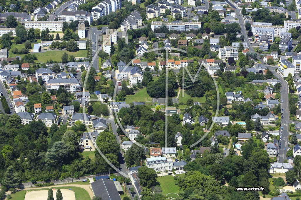 Photo arienne de Saint-Cyr-sur-Loire (Chteau de la Tour)