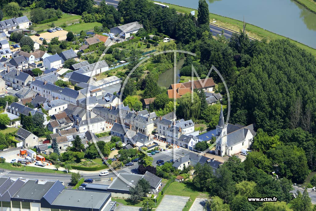 Photo arienne de Saint-Cyr-sur-Loire (en Vienne)