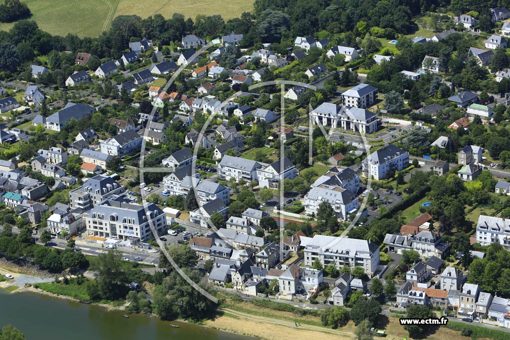 Photo arienne de Saint-Cyr-sur-Loire (les Maisons Blanches)