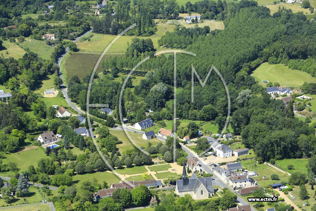 Photo arienne de Saint-tienne-de-Chigny (le Vieux Bourg)