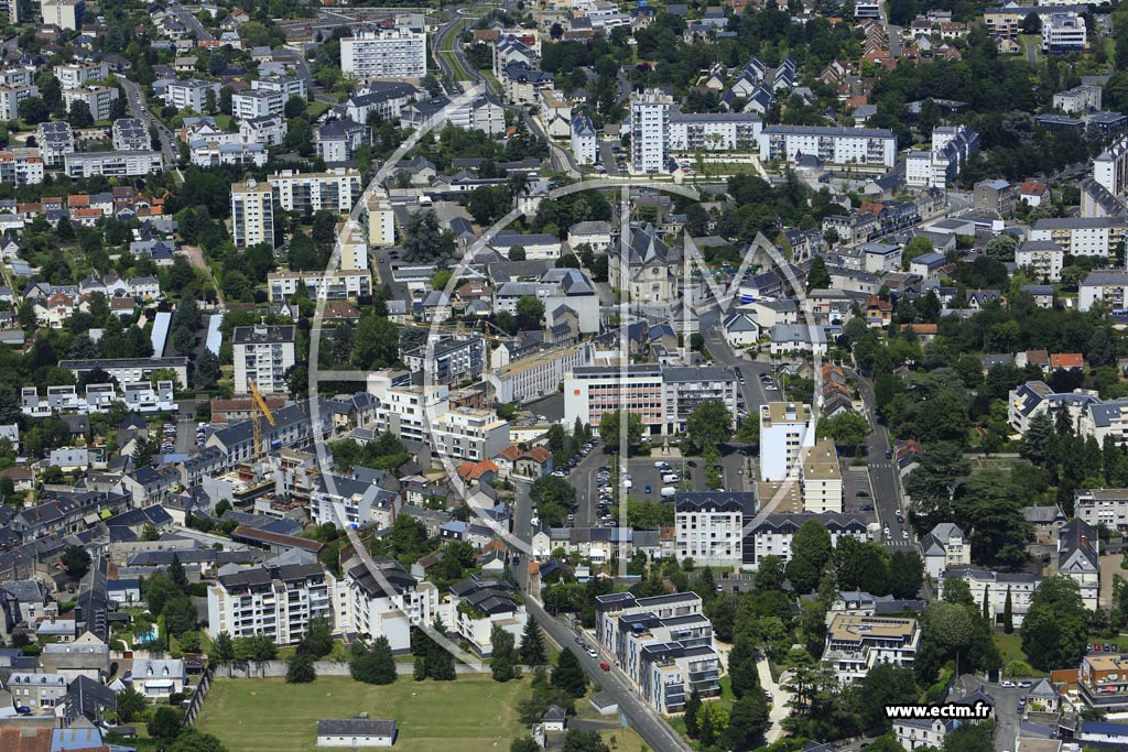 Photo arienne de Tours (Chteau Belmont)