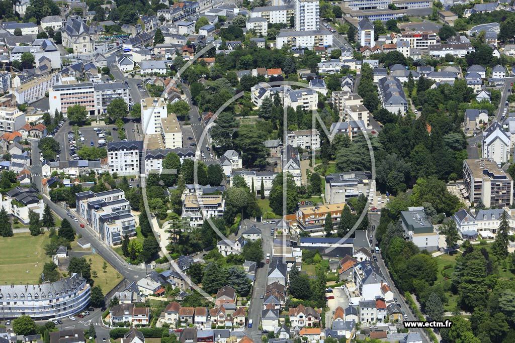 Photo arienne de Tours (Chteau Belmont)