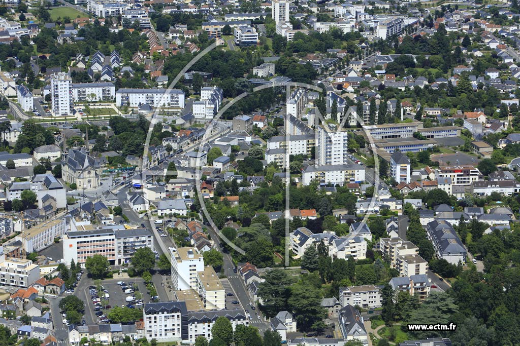 Photo arienne de Tours (Chteau Belmont)