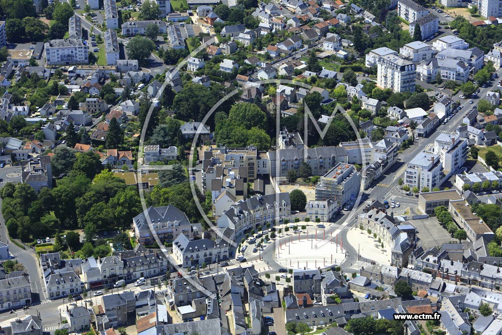 Photo arienne de Tours (Chteau Belmont)