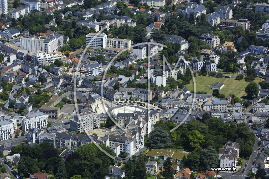 Photo arienne de Tours (Chteau Belmont)